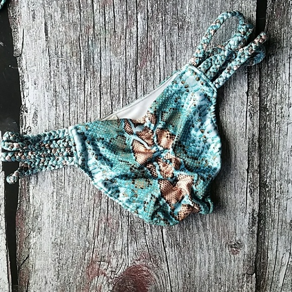 Gorgeous Snakeskin 2 piece Bikini set - Picture 3 of 8